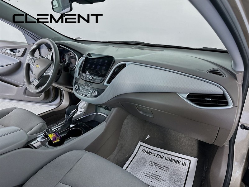 Chevrolet Malibu Vehicle Full-screen Gallery Image 33