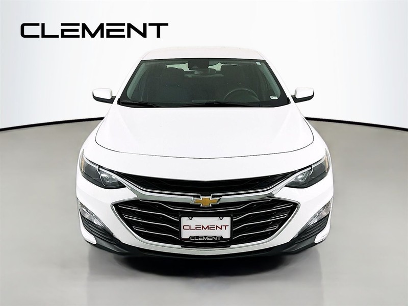 Chevrolet Malibu Vehicle Full-screen Gallery Image 03