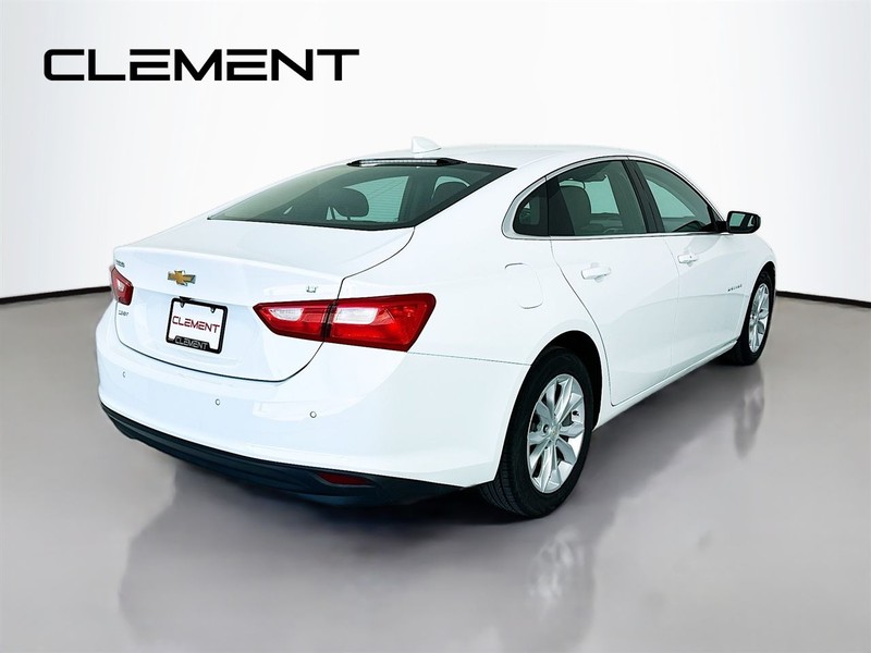 Chevrolet Malibu Vehicle Full-screen Gallery Image 07