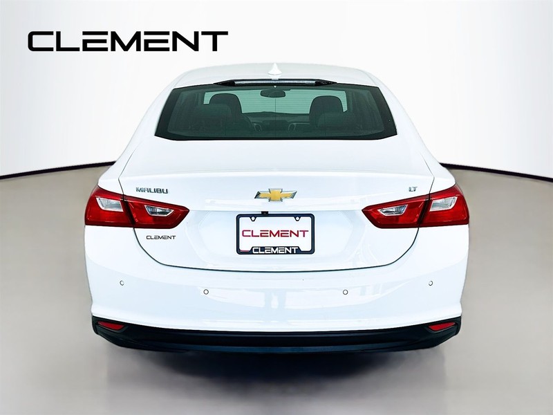 Chevrolet Malibu Vehicle Full-screen Gallery Image 08