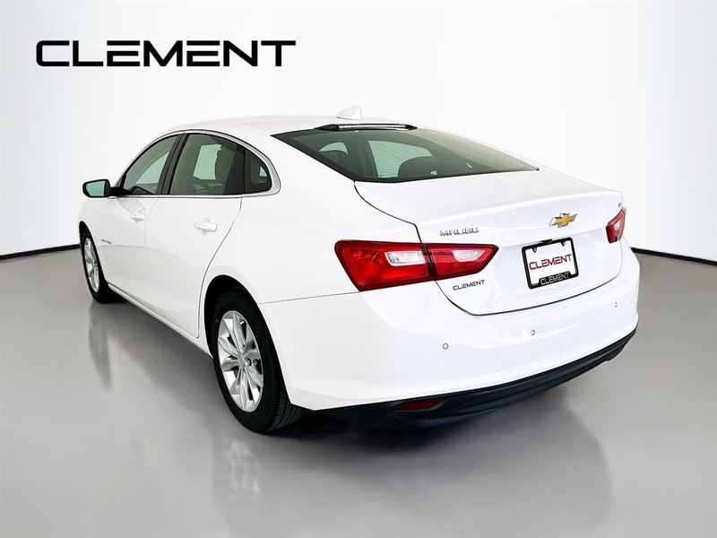 Chevrolet Malibu Vehicle Full-screen Gallery Image 10