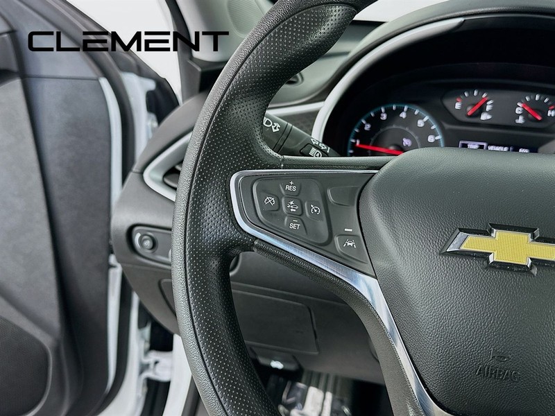 Chevrolet Malibu Vehicle Full-screen Gallery Image 16
