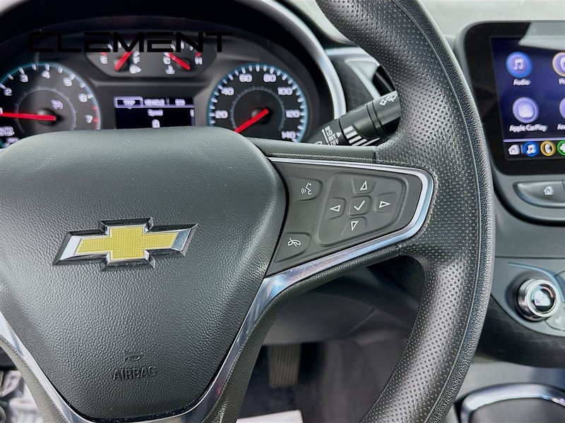 Chevrolet Malibu Vehicle Full-screen Gallery Image 17