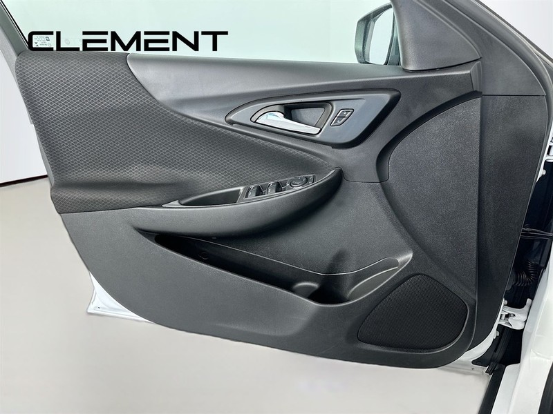 Chevrolet Malibu Vehicle Full-screen Gallery Image 27