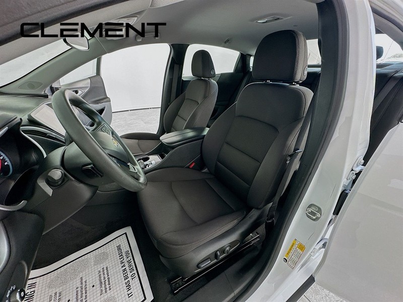 Chevrolet Malibu Vehicle Full-screen Gallery Image 29
