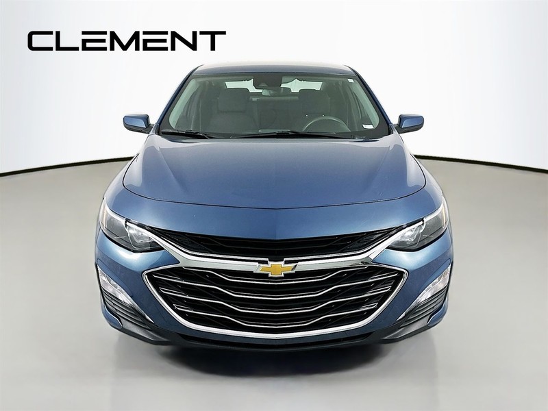 Chevrolet Malibu Vehicle Full-screen Gallery Image 03