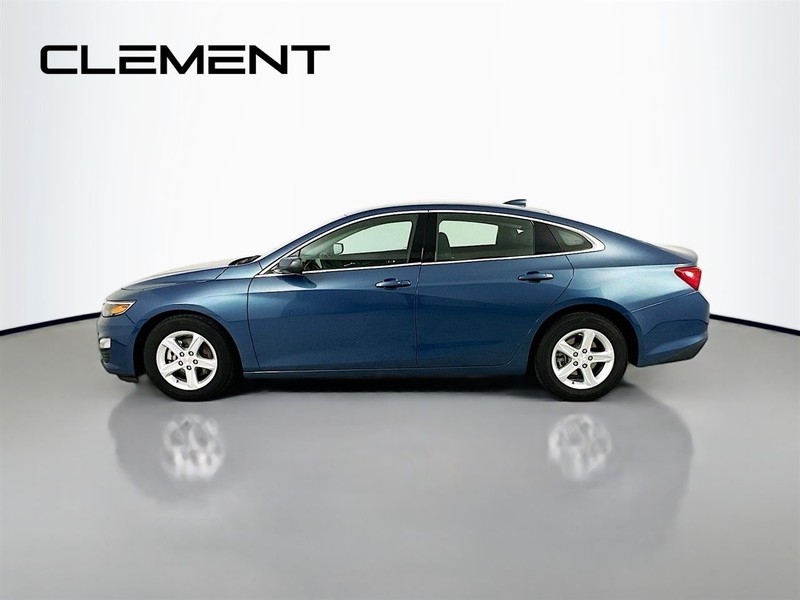 Chevrolet Malibu Vehicle Full-screen Gallery Image 06