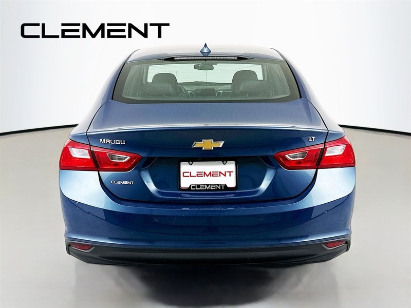 Chevrolet Malibu Vehicle Full-screen Gallery Image 08