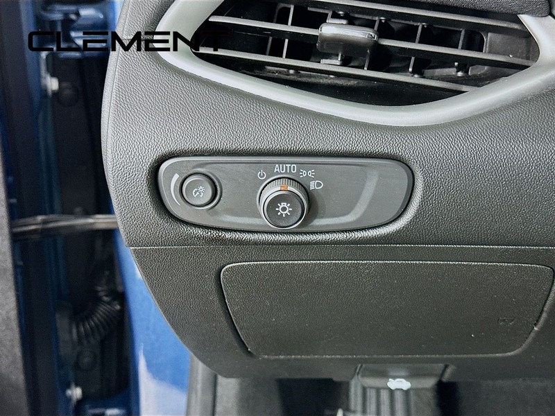 Chevrolet Malibu Vehicle Full-screen Gallery Image 14