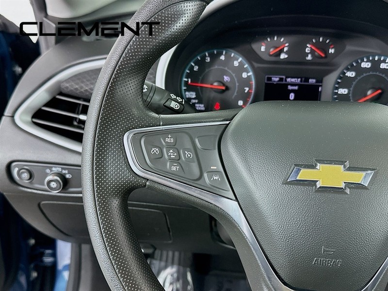 Chevrolet Malibu Vehicle Full-screen Gallery Image 16