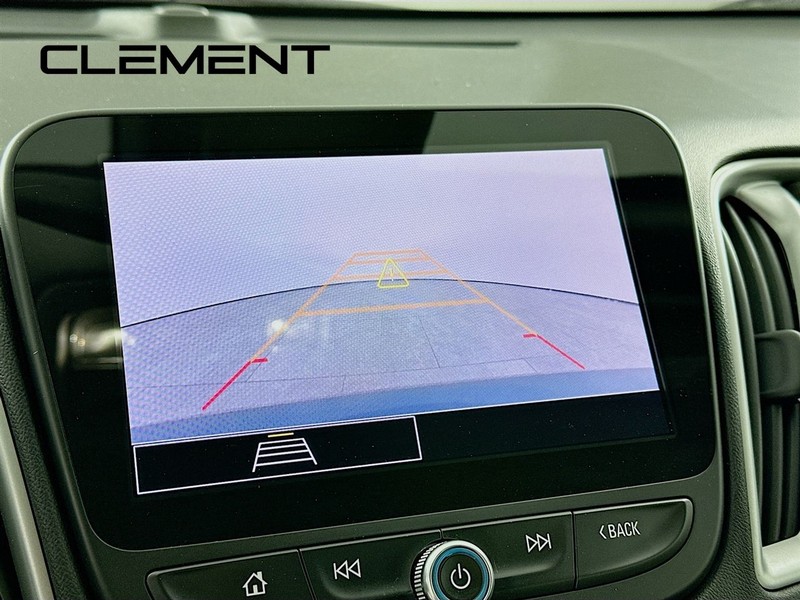 Chevrolet Malibu Vehicle Full-screen Gallery Image 20