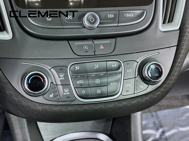 Chevrolet Malibu Vehicle Full-screen Gallery Image 22