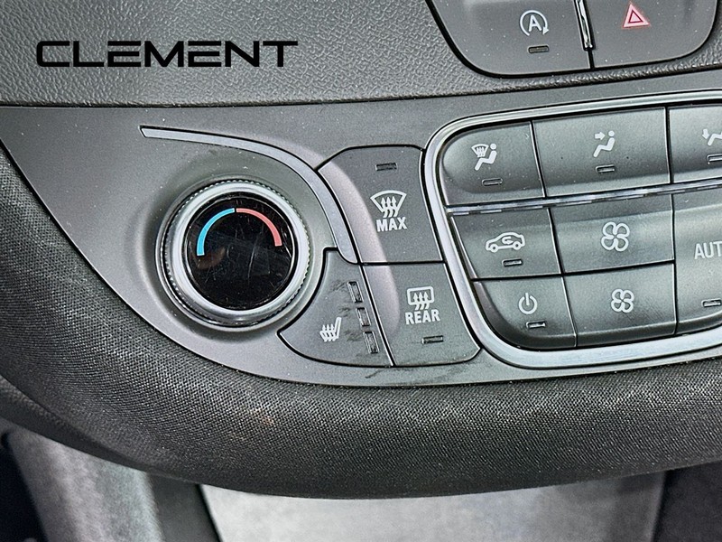Chevrolet Malibu Vehicle Full-screen Gallery Image 23