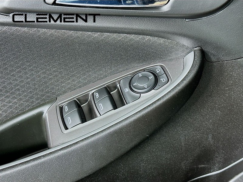 Chevrolet Malibu Vehicle Full-screen Gallery Image 24