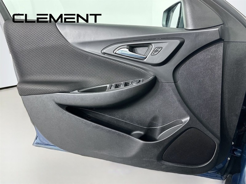 Chevrolet Malibu Vehicle Full-screen Gallery Image 26