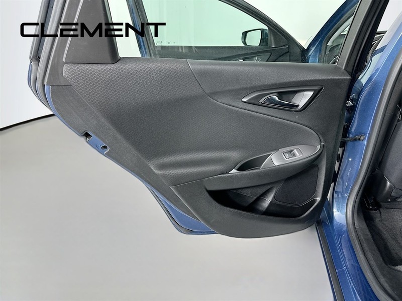 Chevrolet Malibu Vehicle Full-screen Gallery Image 29