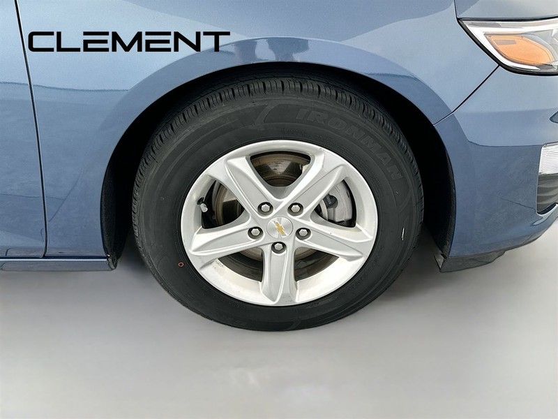 Chevrolet Malibu Vehicle Full-screen Gallery Image 34