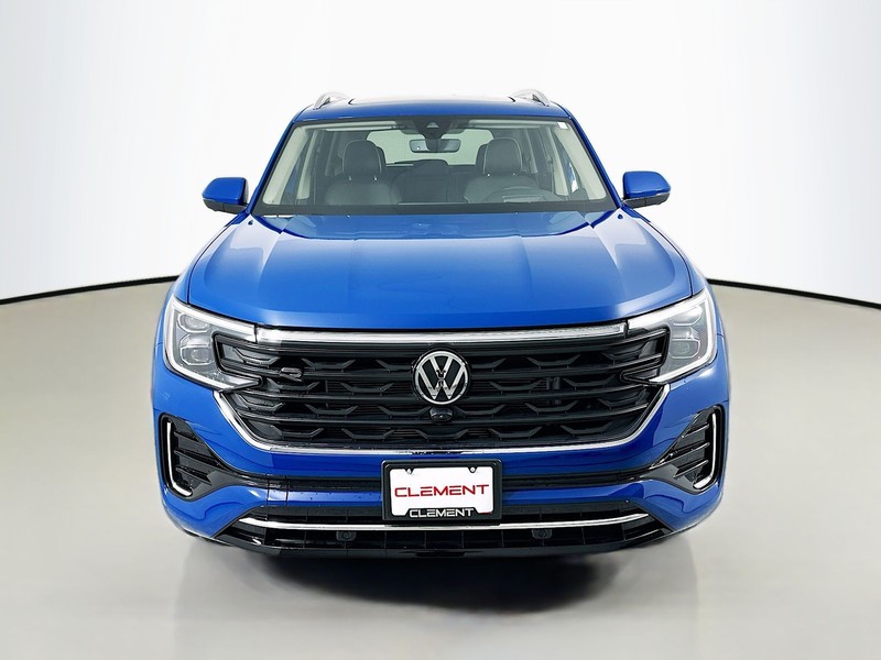 Volkswagen Atlas Vehicle Full-screen Gallery Image 2