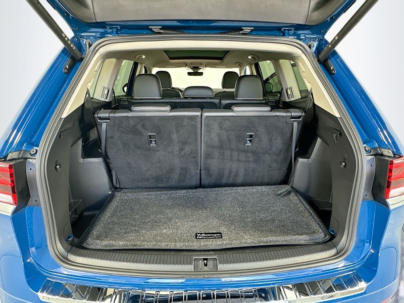 Volkswagen Atlas Vehicle Full-screen Gallery Image 8