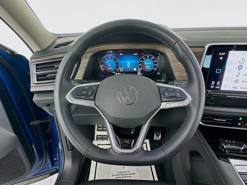 Volkswagen Atlas Vehicle Full-screen Gallery Image 11