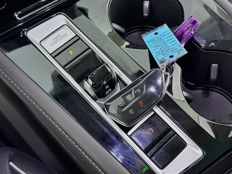 Volkswagen Atlas Vehicle Full-screen Gallery Image 19