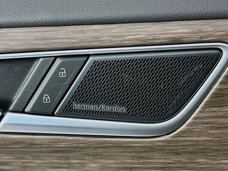 Volkswagen Atlas Vehicle Full-screen Gallery Image 21