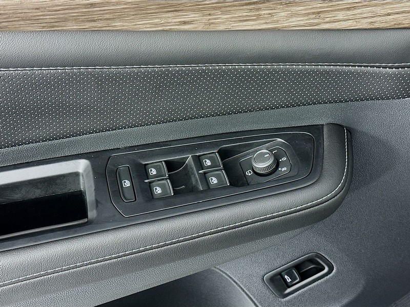 Volkswagen Atlas Vehicle Full-screen Gallery Image 22