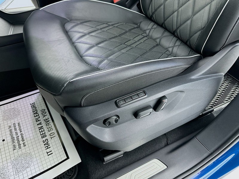 Volkswagen Atlas Vehicle Full-screen Gallery Image 24