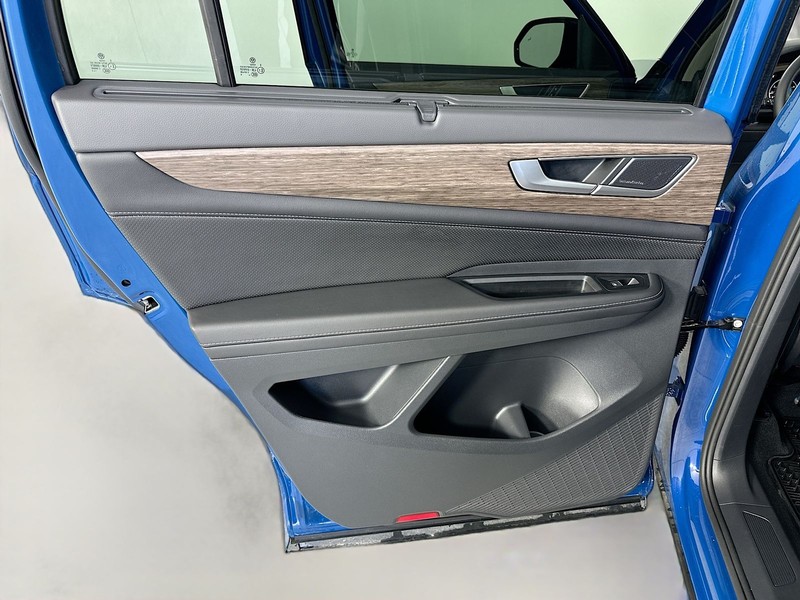 Volkswagen Atlas Vehicle Full-screen Gallery Image 26