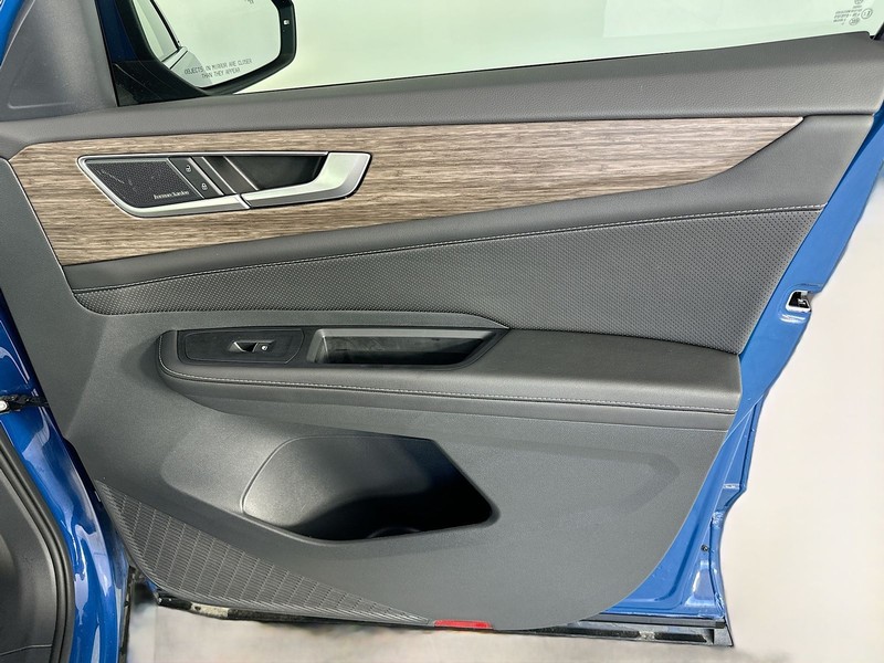 Volkswagen Atlas Vehicle Full-screen Gallery Image 32