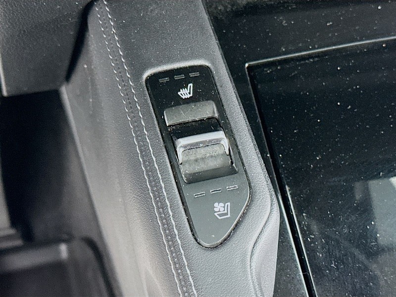 Kia Telluride Vehicle Full-screen Gallery Image 18