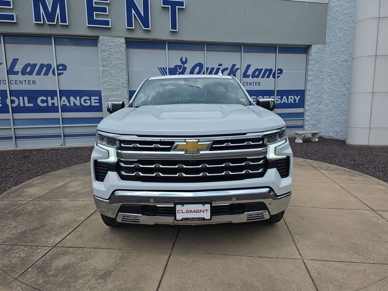 Chevrolet Silverado 1500 Vehicle Image 02