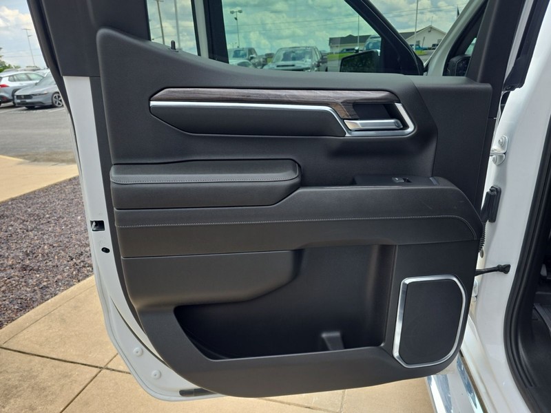 Chevrolet Silverado 1500 Vehicle Image 24