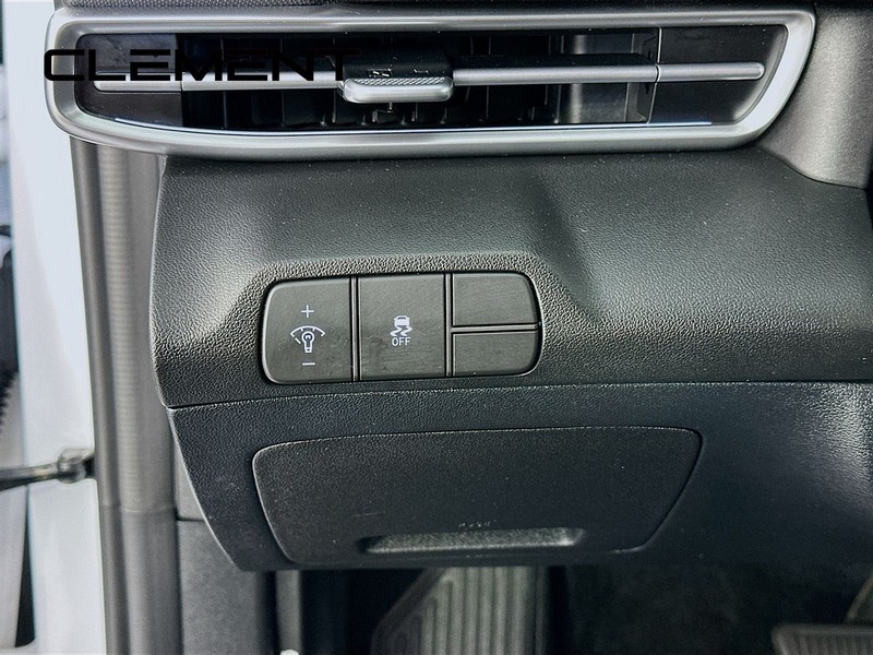 Hyundai Elantra Vehicle Image 14