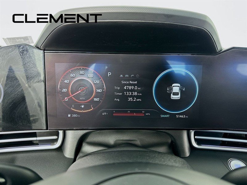 Hyundai Elantra Vehicle Image 18