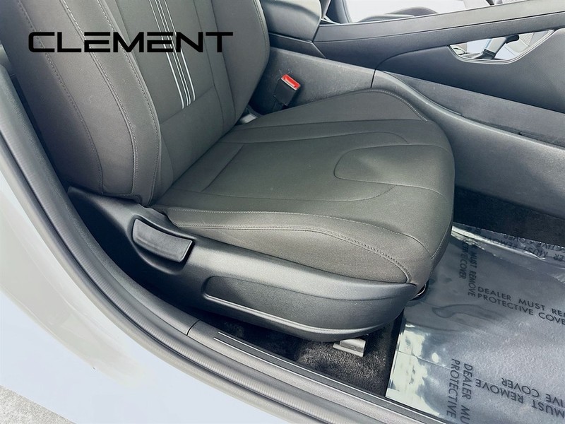 Hyundai Elantra Vehicle Image 31