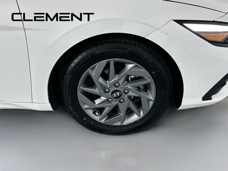 Hyundai Elantra Vehicle Image 34