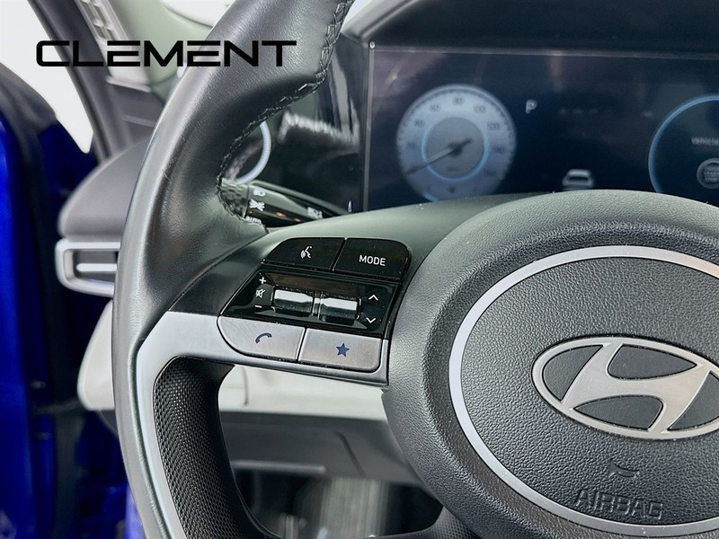 Hyundai Elantra Vehicle Image 16