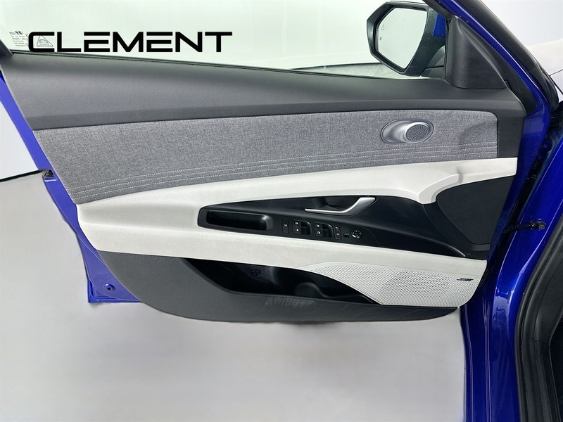 Hyundai Elantra Vehicle Image 29