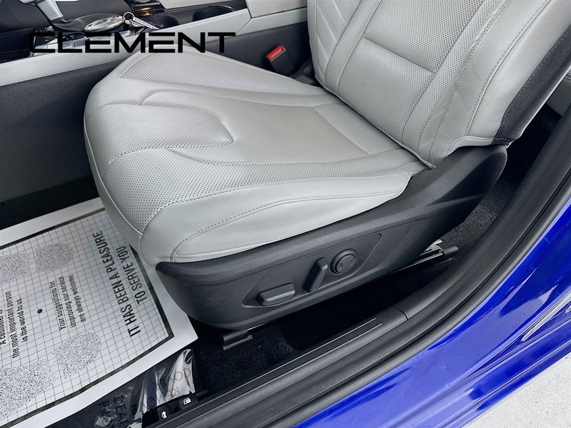 Hyundai Elantra Vehicle Image 30