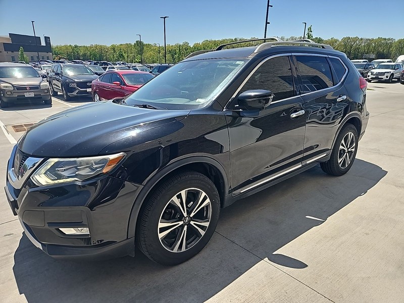Nissan Rogue Vehicle Image 02