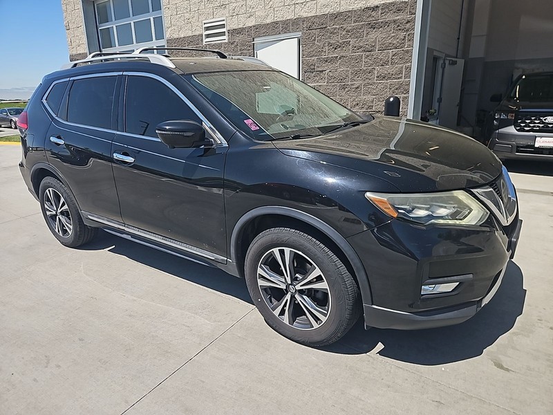Nissan Rogue Vehicle Image 03