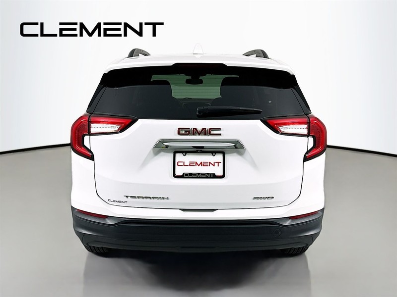 GMC Terrain Vehicle Full-screen Gallery Image 8