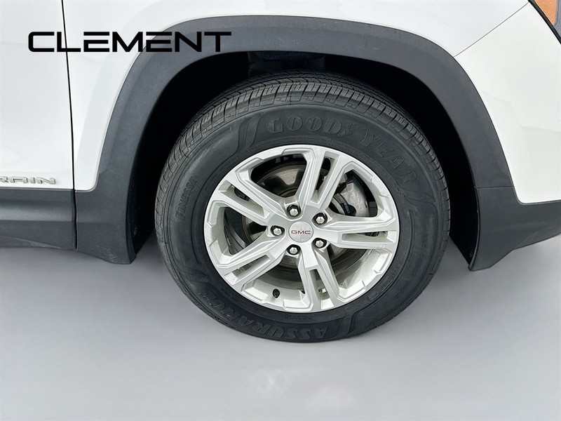 GMC Terrain Vehicle Full-screen Gallery Image 35