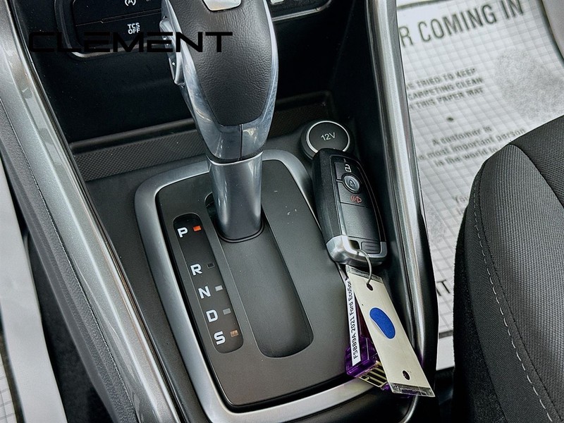 Ford EcoSport Vehicle Image 24
