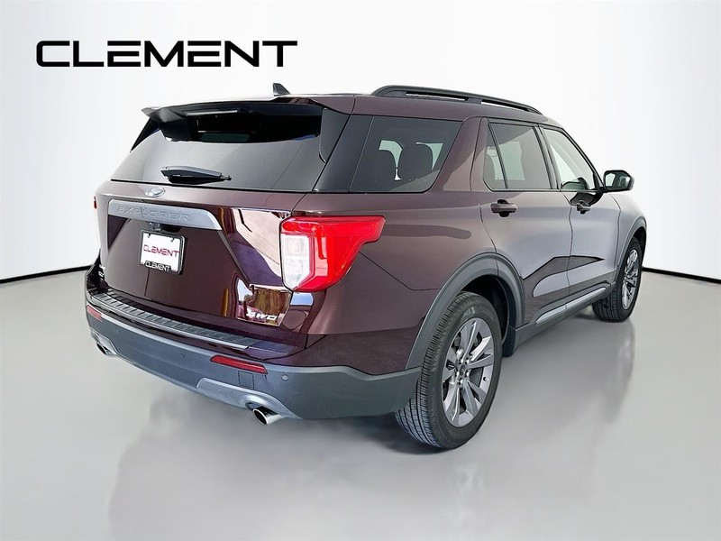 Ford Explorer Vehicle Image 07