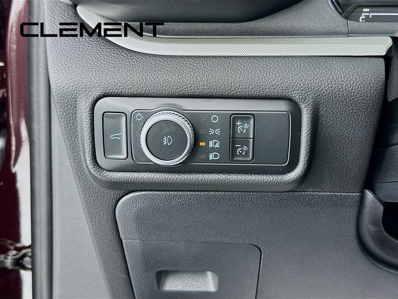 Ford Explorer Vehicle Image 14