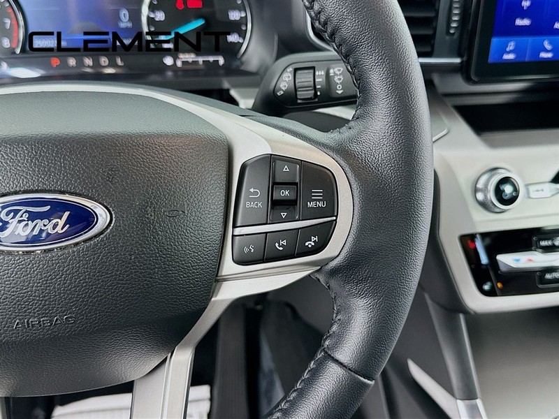 Ford Explorer Vehicle Image 17
