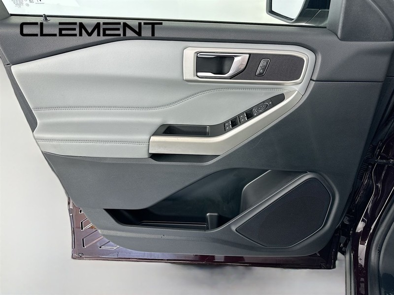 Ford Explorer Vehicle Image 28