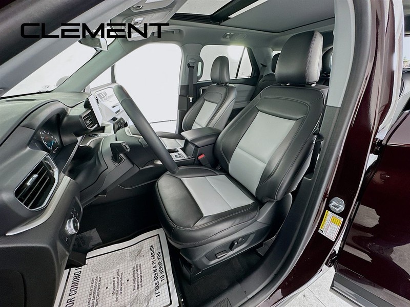 Ford Explorer Vehicle Image 30